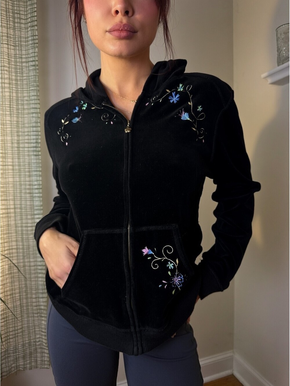 Vintage Y2K Onque Casuals M Black Velour Embroidered Floral Zip Hoodie